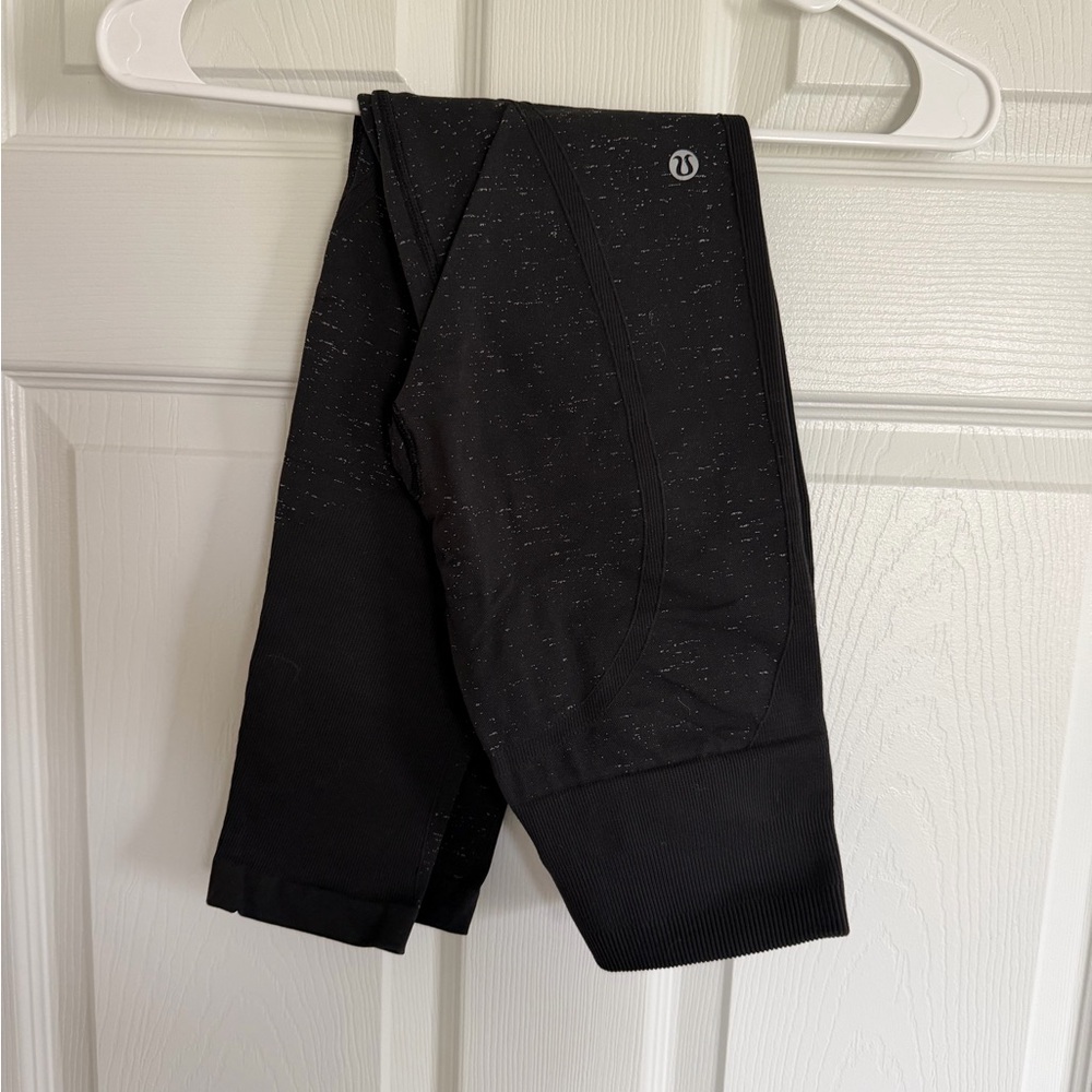 Seamless compression leggings